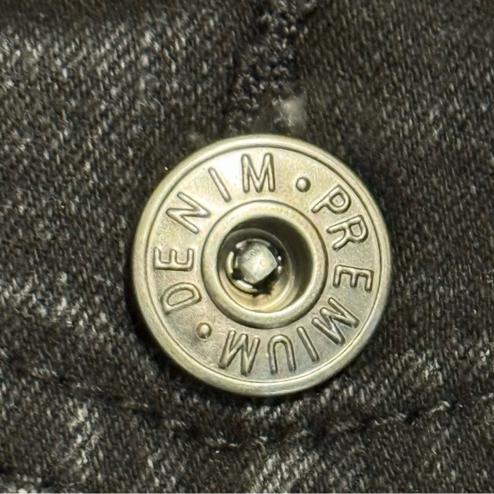 Classic Black Color Denim Jacket - Picture 4 of 5